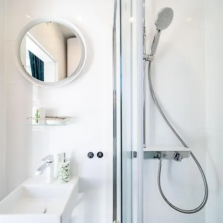 アパート Marta ツァヴタット