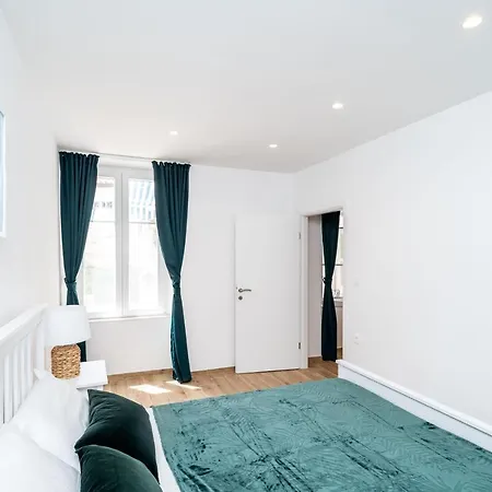 アパート Marta ツァヴタット