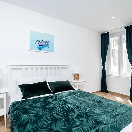 アパート Marta ツァヴタット