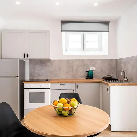 Marta Apartment *
