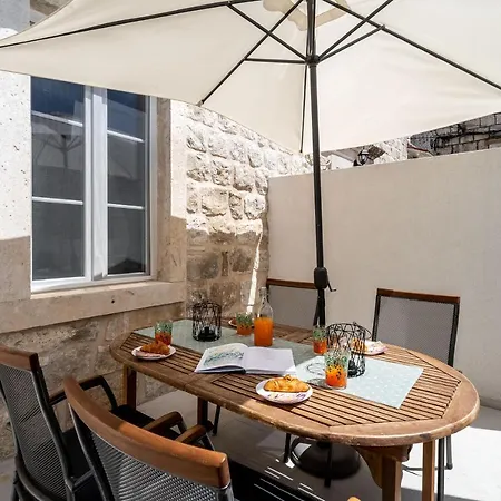 아파트 Marta 챠브타트